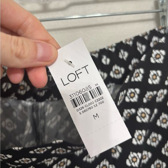 NWT LOFT The Pull On Wide Leg Crop Pant - Size M - Picture 6 of 8